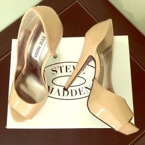 Women’s 7.5M Steve Madden peep toe Nude pump